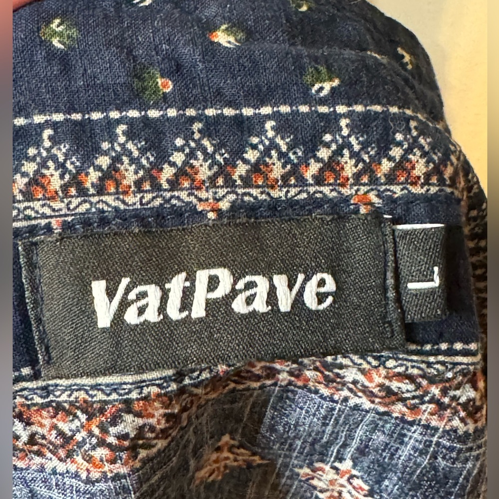 *2/$22* Vatpave button down - Picture 2 of 6